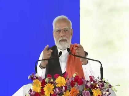 narendra modi, karnatak, "The day is not far when Indians will fly in 'Made in India' aircraft" - Narendra Modi | "तो दिवस दूर नाही, जेव्हा भारतीय 'मेड इन इंडिया' विमानात प्रवास करतील"- नरेंद्र मोदी