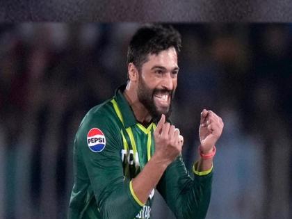 pak vs ire t20 series Pakistan hit by Mohammad Amir visa delay for Ireland, read here details | पाकिस्तानची फजिती! मोहम्मद आमिर आयर्लंड दौऱ्यावर वेळेत जाणार नाही, कारण...