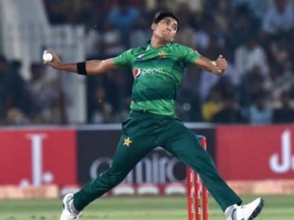 Pakistan fast bowler Mohammad Hasnain has been banned from bowling after biomechanical testing in Lahore confirmed his action was illegal | Mohammad Hasnain : पाकिस्तानचा आणखी एक 'फेकी' बॉलर; BBLमधील तक्रारीनंतर गोलंदाजावर घातली गेली बंदी, PCB म्हणते...