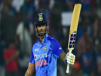 Mohammad Rizwan has reached the first position and Suryakumar Yadav has reached the second position in the ICC T20 rankings  | ICC T20I rankings: ICC क्रमवारीत मोठी उलटफेर; भारताच्या 'सूर्या'ने घेतली मोठी झेप, बाबर आझमची झाली घसरण