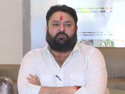 BMC inspects Mohit Kamboj’s Santacruz building for 4 hours | मोहित कंबोज यांच्या घराची झाडाझडती; अहवालानंतर कारवाई होणार