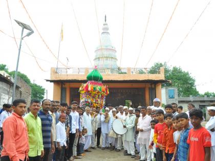 A vision of Hindu-Muslim unity; They have been celebrating Muharram together for the past three generations | हिंदू-मुस्लीम एकतेचे दर्शन; गेल्या तीन पिढ्यांपासून साजरा करतात एकत्र मोहरम सण