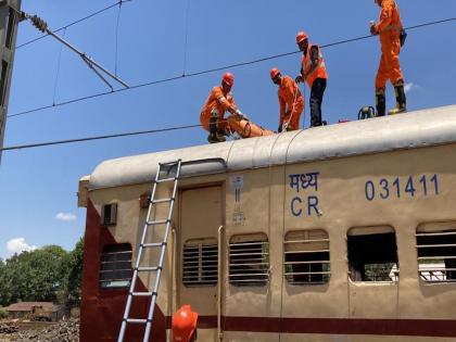 Joint Mock Drill with NDRF at Igatpuri Up Yard of Mumbai Division of Central Railway | मध्य रेल्वेच्या मुंबई विभागाचे इगतपुरी अप यार्ड येथे एनडीआरएफसह संयुक्त मॉक ड्रिल 