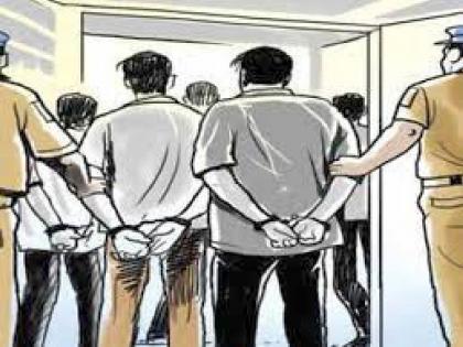 'Mokka' against the accused in the robbery of eight lakhs; Four people including the gang leader were arrested | आठ लाखांच्या लुटमारीतील आरोपींविरूद्ध ‘मोक्का’