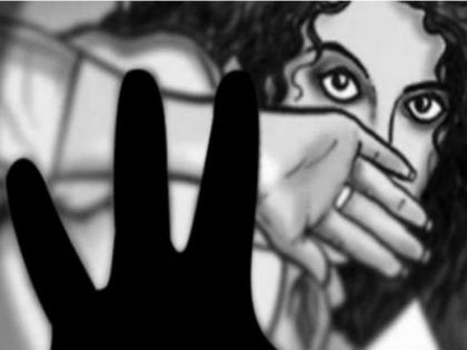 In return for the molestation, 'he' molested | विनयभंगाच्या बदल्यात 'त्याने' केला विनयभंग