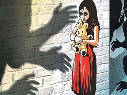 The father who gave birth to the girl only threatened her abuser! | ज्या बापाने मुलीला जन्म दिला त्यानेच तीच्या ‘अब्रु’ला टाकले धोक्यात !