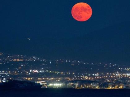 Supermoon... appears on July 3; The distance between earth and moon will be 3.70 lakh km | सूपरमून... ३ जुलै रोजी दिसणार; पृथ्वी अन् चंद्रातील अंतर राहणार ३.७० लाख किमी