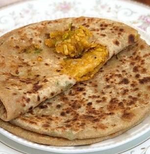४ दिवस टिकणारी खमंग खुसखुशीत मुगडाळ पुरी, नाश्त्यासाठी करा झटपट पदार्थ
