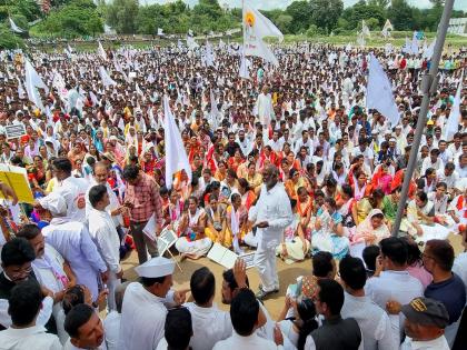 Banjara community unites in 'White Storm' Maha Morcha for SIT | एसआयटीसाठी बंजारा समाज ‘पांढरे वादळ‘ महामोर्चात एकवटला