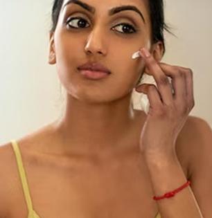 नारळाच्या तेलात मिसळा ५ आयुर्वेदिक गोष्टी, आंघोळीपूर्वीचा खास उपाय- चेहरा चमकेल ब्राइडल फ्रेशियलसारखा, डागही जातील