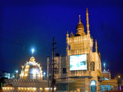 Eid-e-Milad: By lighting up the mosque natali of Nashik; Everywhere the atmosphere of excitement | ईद-ए-मिलाद : नाशिकमधील मशिदी नटल्या विद्युत रोषणाईने; सर्वत्र उत्साहाचे वातावरण