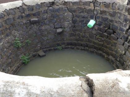 Mother and girl fell in the well; Mother safe, girl died | आईसह चिमुकली विहिरीत पडली; आई बचावली, चिमुकलीचा मृत्यू