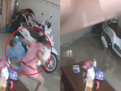 mother saved her toddler before roof collapse on him; Watch the shocking video | चिमुकल्याच्या अंगावर छत कोसळणार तेवढ्यात आई आली; पाहा धक्कादायक व्हिडिओ