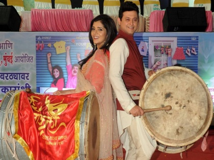 Pinjara Movie Old Song Aali thumkat naar lachkat New Version In Mumbai Pune Mumbai 3 Movie | ‘पिंजरा’तील नार ठुमकत पुन्हा रसिकांच्या भेटीला, मुंबई-पुणे-मुंबई ३ सिनेमात नव्या रुपात