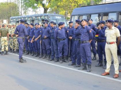 Polling for Solapur Lok Sabha polls; Madhya Pradesh police have 3 thousand policemen with settlement | सोलापूर लोकसभेसाठी उद्या मतदान; मध्यप्रदेश पोलिसांसह ३ हजार पोलीसाचा असणार बंदोबस्त