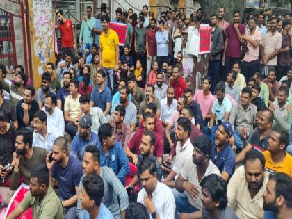 Agriculture graduates protest against MPSC in Pune; Thousands of students gathered on Lal Bahadur Shastri Street | पुण्यात MPSC विरोधात कृषी पदवीधरांचे आंदोलन; हजारो विद्यार्थी लाल बहादूर शास्त्री रस्त्यावर जमा