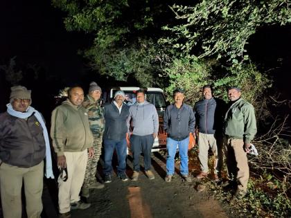 Lakhs of teak seized in joint operation of Maharashtra-Madhya Pradesh Forest Department | महाराष्ट्र-मध्य प्रदेश वनविभागाच्या संयुक्त कारवाईत पकडले लाखोंचे सागवान