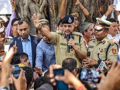 The palate does not ring with one hand, the court reprimands lawyers, police | टाळी एका हाताने वाजत नाही, न्यायालयाने वकील, पोलिसांना फटकारले