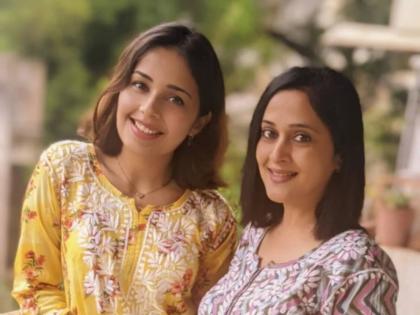 mrinal kulkarni marathi actress celebrating birthday today daughter in law shivani rangole special post | 'सोनपरी'चा आज ५२ वा वाढदिवस, सून शिवानीची खास पोस्ट; म्हणाली, 'ताई तुला...'