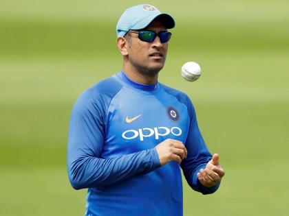 Mahendra Singh Dhoni's neck of coaching? Rahul Dravid will be on holiday | महेंद्रसिंह धोनीच्या गळ्यात प्रशिक्षकपदाची माळ? राहुल द्रविडची सुट्टी होणार