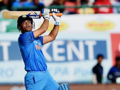 India vs Australia 2nd T-20: ms Dhoni's coincidence of sixes | India vs Australia 2nd T-20: धोनीचा षटकारांचा असा हा योगायोग