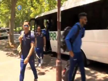 MS Dhoni, Rohit Sharma arrive in Sydney as Team India gear up for ODI series against Australia | IND vs AUS ODI : महेंद्रसिंग धोनी, रोहित शर्मा वन डे मालिकेसाठी सिडनीत दाखल