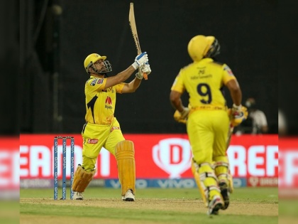 IPL 2021, SRH vs CSK :  MS Dhoni, "Last year, we said we wanted to come back stronger, that is what we known for, this means lot for qualifying into the play-offs" | IPL 2021, SRH vs CSK : घासून नाही ठासून येणार; महेंद्रसिंग धोनीनं मागच्या वर्षी दिलेलं वचन पूर्ण केलं, बघा काय म्हणाला तो