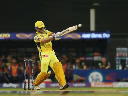 IPL 2022 T20 Match CSK vs KKR Live Score card Updates : MS Dhoni fifty in 38 balls, his first IPL fifty after 2 years, CSK reaches the total of 131/5. | IPL 2022 T20 Match CSK vs KKR Live : MS Dhoni is Back!; कोलकाताच्या मेहनतीवर महेंद्रसिंग धोनीने फिरवले पाणी, अर्धशतक झळकावून CSKची लाज वाचवली