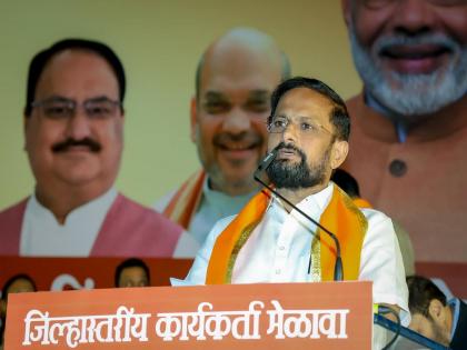 Naresh Mhaske stopped those who were taking photos and videos while wishing CM Eknath Shinde | कुजबुज: नरेश म्हस्के यांची नवी शक्कल; विरोधकांच्या टीकेचा एवढा मोठा धसका?