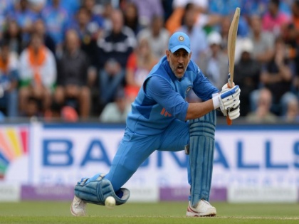 If not for retirement, Dhoni took ball for this reason! | India vs England: धोनीने पंचांकडून चेंडू का घेतला?... 'हे' आहे खरं कारण!