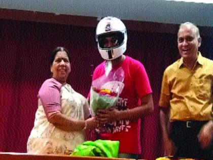 Public awareness about road safety among students is important | विद्यार्थ्यांमध्ये रस्ता सुरक्षेविषयी जनजागृती महत्त्वाची