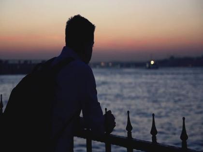 "I didn't want to, but I was forced to hang myself"; A men from Solapur commits suicide | "माझी इच्छा नव्हती पण मला फाशी घ्यायला भाग पाडलं"; सोलापूरातील तरुणाने चिठ्ठी लिहून आयुष्य संपवलं "I didn't want to, but I was forced to hang myself"; A men from Solapur commits suicide | "माझी इच्छा नव्हती पण मला फाशी घ्यायला भाग पाडलं"; सोलापूरातील तरुणाने चिठ्ठी लिहून आयुष्य संपवलं