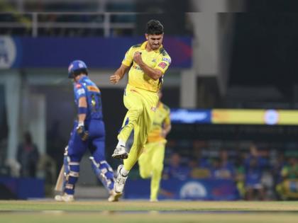 IPL 2022 MI vs CSK Live Updates : Chennai Super Kings need to chase 156 to hand Mumbai Indians, mukesh Choudhari took 3 wickets and Tilak Varma score fifty | Tilak Varma IPL 2022 MI vs CSK Live Updates : रोहित, इशान भोपळ्यावर परतले, १९ वर्षीय तिलक वर्माने Mumbai Indiansला सावरले; CSKसमोर आव्हान उभे केले