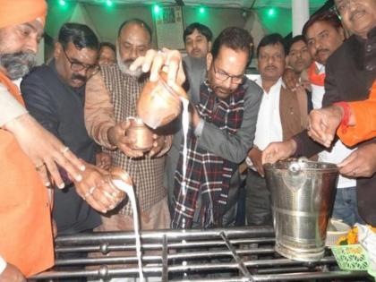 Mukhtar abbas naqvi worships in a shiva temple deobandi ulema asks him what answer will he give to allah | शंकराची पूजा केलीत, आता अल्लाहला काय उत्तर द्याल; उलेमाचा नक्वींना सवाल