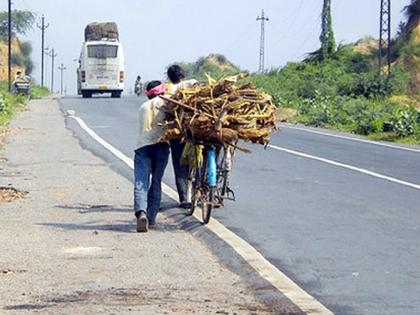 Chief Minister Gram Yojana; 500 km of new roads will be constructed in Solapur district | मुख्यमंत्री ग्राम योजना; सोलापूर जिल्ह्यात नव्याने ५०० किलोमीटरचे रस्ते होणार