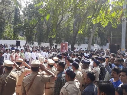 Funeral of kasba peth bjp mla Mukta Tilak at Vaikunth Crematorium in Pune | Mukta Tilak | "मुक्ताताई अमरे रहे..."; संघर्षशील नेतृत्त्व मुक्ता टिळक अनंतात विलीन