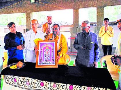 Visit to the Muktabai temple of Kolhapur Sadguru | कोल्हापूरच्या सद्गुरूंची मुक्ताबाई मंदिरास भेट