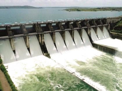 The dam overflows for the second time; 4 thousand cusecs of water in the river | धरण दुस-यांदा ओव्हरफ्लो ; ४ हजार क्युसेक्सने पाणी नदी पात्रात झेपावले