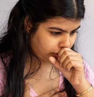 छातीत साचलेला कफ, घशाच्या खवखवीपासून होईल सुटका! फक्त १ छोटा तुकडा चघळा - मिळेल झटपट आराम...