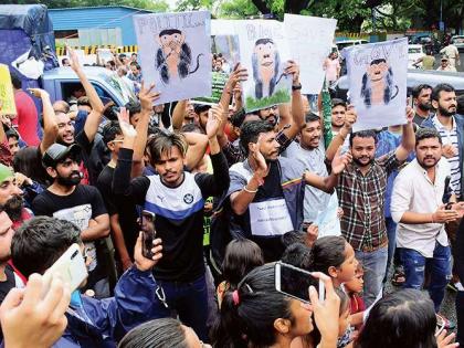 Two thousand citizens are on the streets against the slaughter of two thousand trees | दोन हजार झाडांच्या कत्तलीविरोधात आरेत दोन हजार नागरिक रस्त्यावर