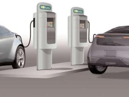 Charging station in Mumbai for electric vehicles; First experiment of municipal corporation | इलेक्ट्रिक वाहनांसाठी मुंबईत चार्जिंग स्टेशन; महापालिकेचा पहिला प्रयोग