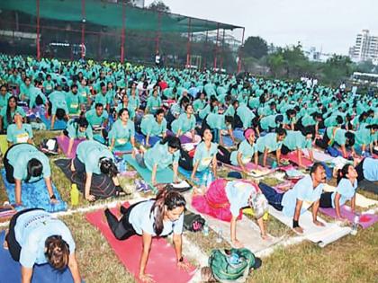 One lakh 3 thousand Surya Namaskar dedicated by Yogapremi | एक लाख ५१ हजार सूर्यनमस्कार योगाप्रेमींनी केले समर्पित