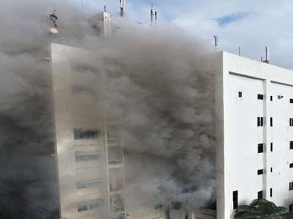 Great fire in MTNL building in Mumbai; 84 people were saved | मुंबईत एमटीएनएलच्या इमारतीला भीषण आग; ८४ जणांना वाचविले