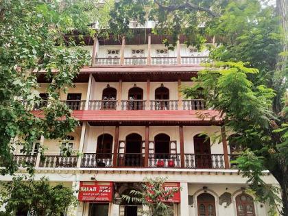 The bodies of an old woman taken out of Heritage building 10 days later; The incident in Colaba | हेरीटेज इमारतीतून १० दिवसांनी काढला वृद्ध महिलेचा मृतदेह; कुलाबा येथील घटना