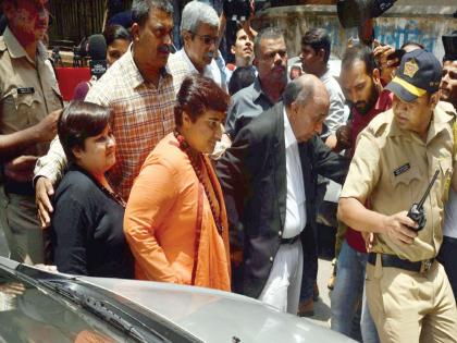 No information about bomb blasts; Pragya's court sent reply | बॉम्बस्फोटाची माहितीच नाही; प्रज्ञासिंहचे कोर्टाला उत्तर