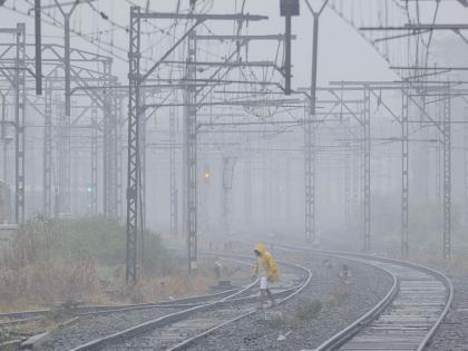 Rainfall, caution warning will remain in Mumbai for a week | मुंबईत आठवडाभर राहणार पावसाचा जोर, खबरदारीचा इशारा