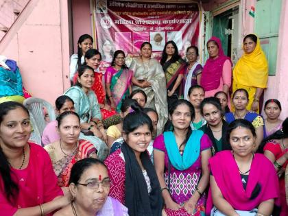 Employment training camp for tribal women in tribal padas of Aarey | आरेच्या आदिवासी पाड्यांमध्ये आदिवासी महिलांसाठी रोजगार प्रशिक्षण शिबीर