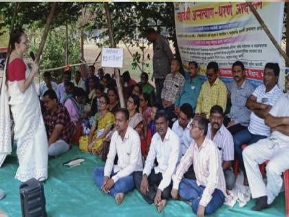 The government turned its back on the agitation of the College of Education. Struggle in Mumbai for 150 days | शिक्षणशास्त्र महाविद्यालयाच्या आंदोलनाकडे शासनाने फिरविली पाठ, मुंबईत १५० दिवसांपासून संघर्ष