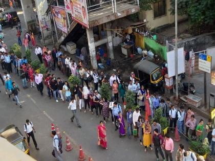 BEST Strike : Mumbai Metro prepared to accommodate additional commuters and running additional train trips | BEST Strike : मुंबईकरांचे प्रचंड हाल; मेट्रोमध्ये तुफान गर्दी तर रिक्षावाल्यांकडून होतेय लूट 