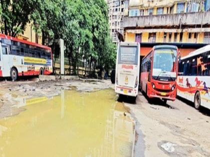 Mumbai Central Depot's exile is not over! Heaps of soil, waste of liquor bottles! Cleanliness campaign on paper only | मुंबई सेंट्रल डेपोचा वनवास संपेना! मातीचे ढीग, दारूच्या बाटल्यांचा खच! स्वच्छता अभियान कागदावरच